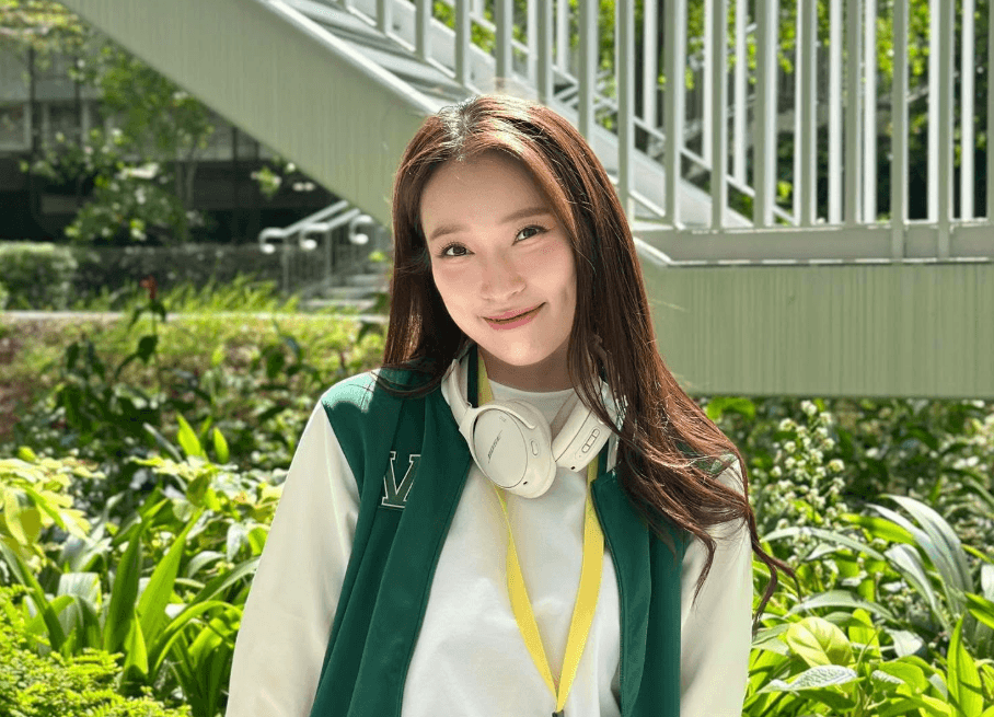 Hey, how are you? - Xin chào, bạn khỏe không? ƯớcƯớc Mơ Thành Hiện Thực: Diễn giả tại Hội Nghị Quốc Tế | Tiếng Anh và Cơ hội VyVocab